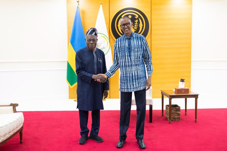 ABIFUZAGA IBINDI NIBASUBIZE AMERWE MU ISAHO! PEREZIDA KAGAME AMEZE NEZA