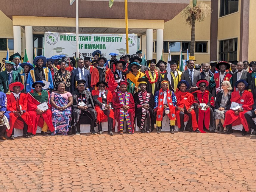 Kaminuza y’abaporotesitanti mu Rwanda yatanze impamyabumenyi ku banyeshuri 388 basoje amasomo.