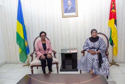 Perezida w'Umutwe w'Abadepite yaganiriye na mugenzi we wa Mozambique