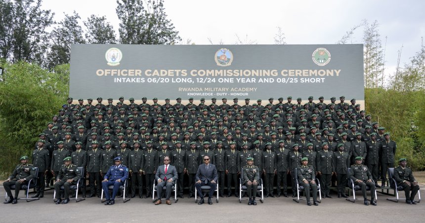 Perezida Kagame yashimye inzego z’Umutekano z’u Rwanda