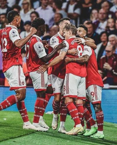 Ikipe ya Arsenal yegukanye igikombe gitangiza umwaka w’imikino mu Bwongereza.